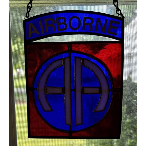 82nd Airborne Crest Handmade Stained Glass USA Red White Blue Sun Catcher‎ - Picture 1 of 3